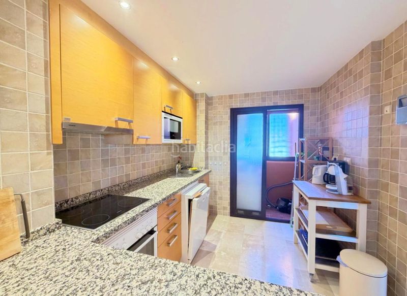 Foto a1b704ca-8144-4c1b-a7f0-e621c374a1a9. Àtic amb aparcament piscina a Buenas Noches Estepona