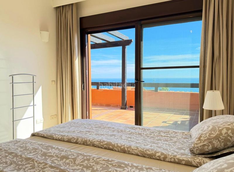 Foto e978192b-99d9-4d73-aaa5-f9399b926a80. Àtic amb aparcament piscina a Buenas Noches Estepona