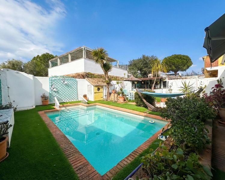 Foto 715063dd-2ae0-433d-94ff-e0128276f18d. Casa amb piscina a Casares pueblo Casares