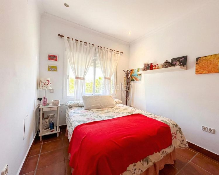 Foto bebc95f3-4f39-4612-9c37-026c02d8bbe0. Casa amb piscina a Casares pueblo Casares