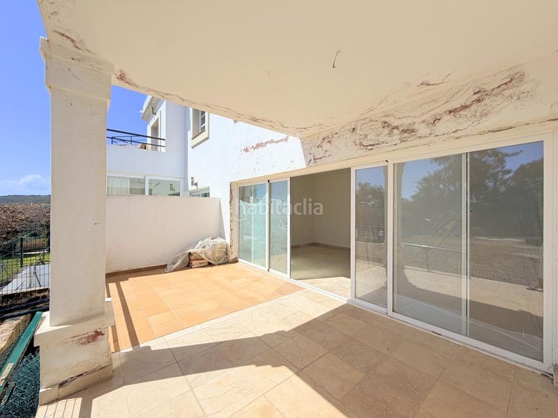 Foto 06be0a84-f14f-41f3-9a6c-e08c98f4fcd4. Casa adossada amb piscina a Chullera Manilva