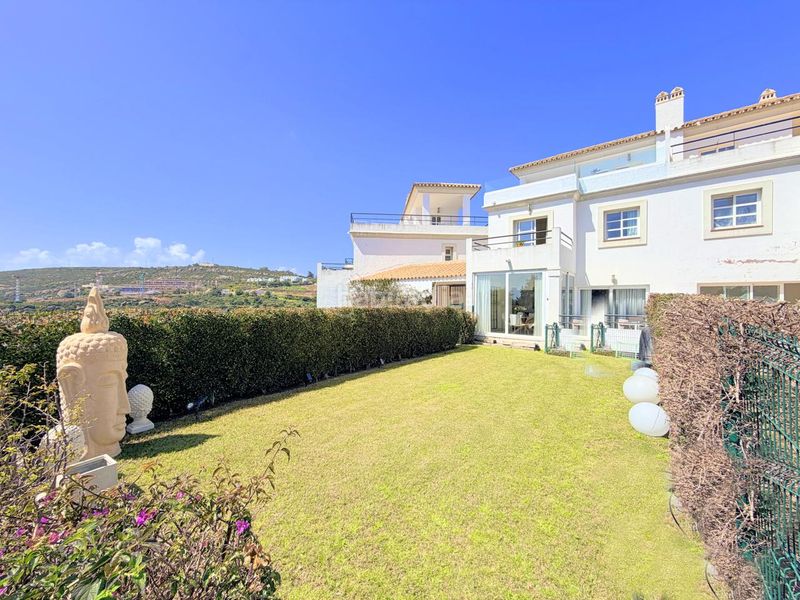 Foto d13a0f18-5877-4853-8708-b49abc9f58e6. Casa adossada amb piscina a Chullera Manilva