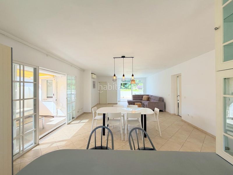 Foto 1f3364ab-78cc-4cd9-ae64-0e591149331f. Casa amb aparcament piscina a Nueva Andalucía centro Marbella