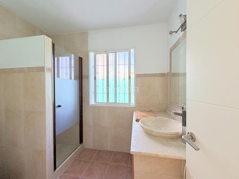 Foto 3d1d4868-a845-4ded-93ac-97993655a66e. Casa amb aparcament piscina a Nueva Andalucía centro Marbella