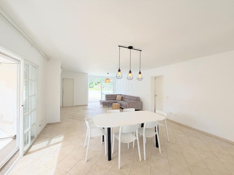 Foto 6092c983-0c5e-4c84-bf74-95a92f70289c. Casa amb aparcament piscina a Nueva Andalucía centro Marbella