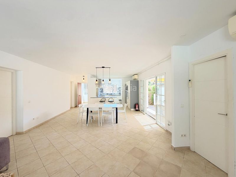 Foto 6cf66830-286e-4e62-9273-559dff9ffb93. Casa amb aparcament piscina a Nueva Andalucía centro Marbella