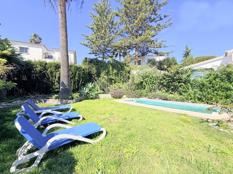 Foto ec771a30-3330-4520-b913-28d51aaee1c5. Casa amb aparcament piscina a Nueva Andalucía centro Marbella