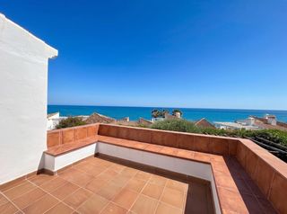 Casa  Moreno torroba. Casa independiente en bahía dorada. lado playa