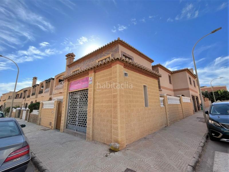 Foto 5e995126-0d80-4f86-b457-87b2b9fcb91f. Casa gran casa en roquetas en Roquetas pueblo Roquetas de Mar