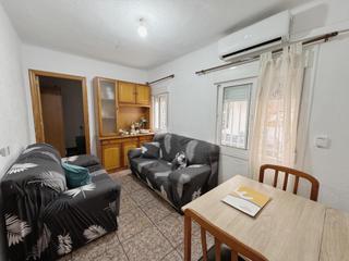 Planta baixa en Los ngeles - Cruz de Caravaca. Bajo de tres dormitorios en venta