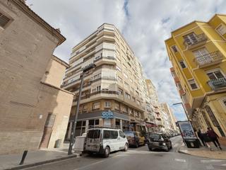 Etagenwohnung  Calle alcalde muñoz. Piso de 4 dormitorios para entrar a vivir en el centro plaza de