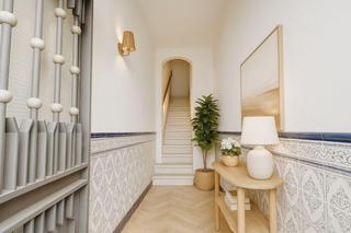 Casa in Plaza de Toros - Santa Rita. Oportunidad en pleno centro de almería vivienda con local y solá