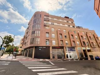 Pis  Calle cordoba (p). Vivienda de tres dormitorios y dos baño
