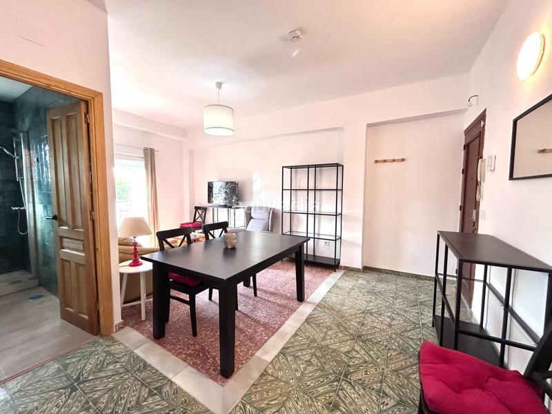 Foto 13ff8c24-bdfc-404b-9ef1-4528018792b7. Alquiler piso alquiler piso semireformado con solárium privado , zona los ángeles en Almería