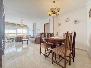 Piso  Calle calle de altamira, 57. Piso amplio y luminoso en zona céntrica de almería