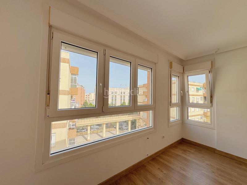 Foto 421b8c38-1027-471c-b676-015fa53109a2. Piso  en venta en antonio cano en San Luis Almería