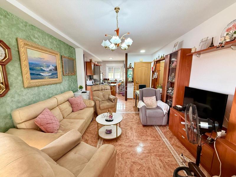 Foto 2e8085d2-950f-4d73-aa66-29f525405a4e. Appartement avec piscine dans Retamar Almería