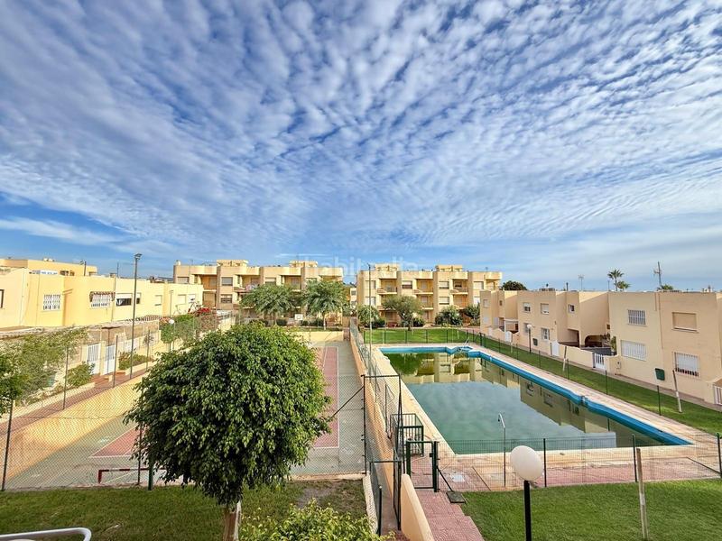 Foto 8489e7fe-0d4d-445d-90ce-df60f097183e. Appartement avec piscine dans Retamar Almería