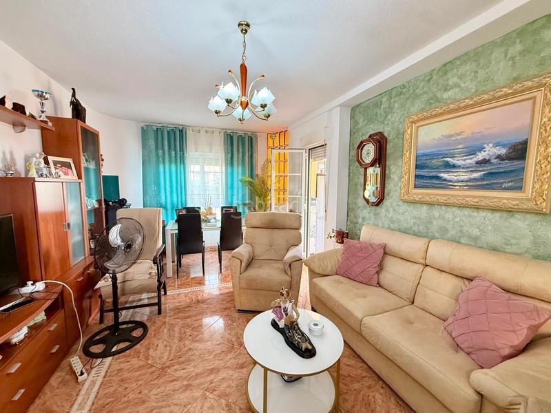 Foto 8b356e06-6e99-4f96-bcdc-14e4fa77dc3e. Appartement avec piscine dans Retamar Almería