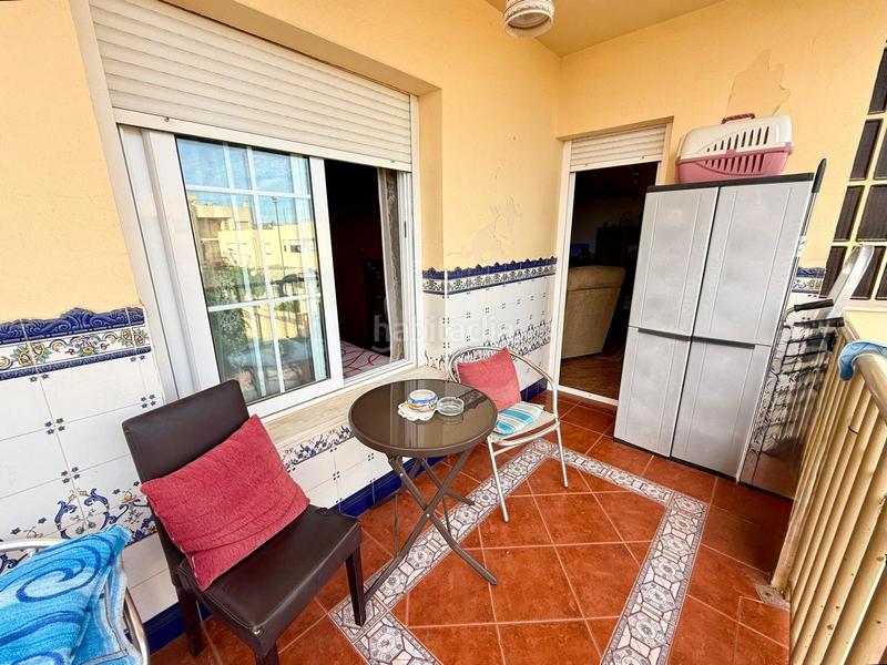 Foto cb3bdd9e-3c59-4fb7-ad27-f554aeefd239. Appartement avec piscine dans Retamar Almería