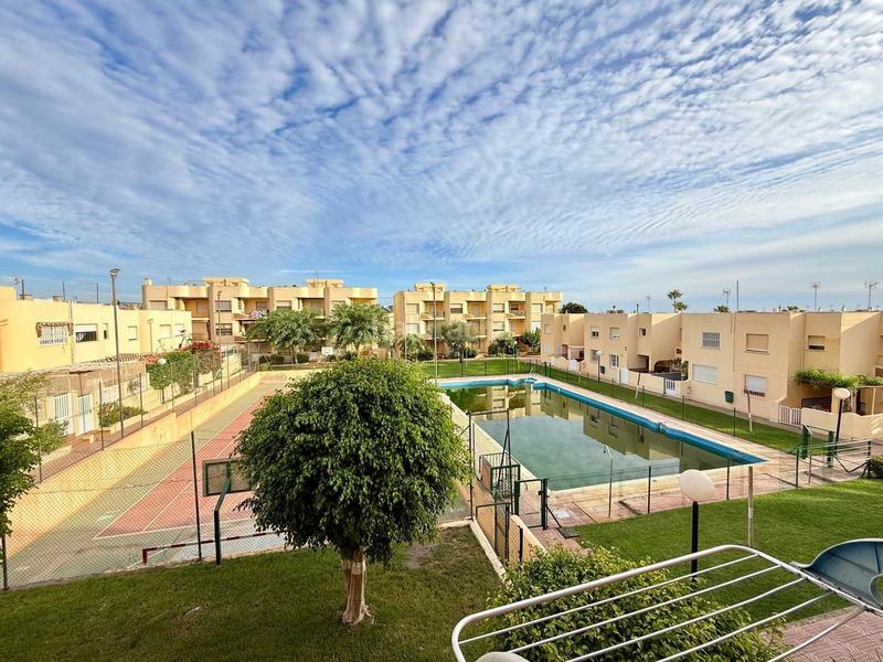 Foto f3715833-d151-45ba-92a7-3bcfb26888a3. Appartement avec piscine dans Retamar Almería