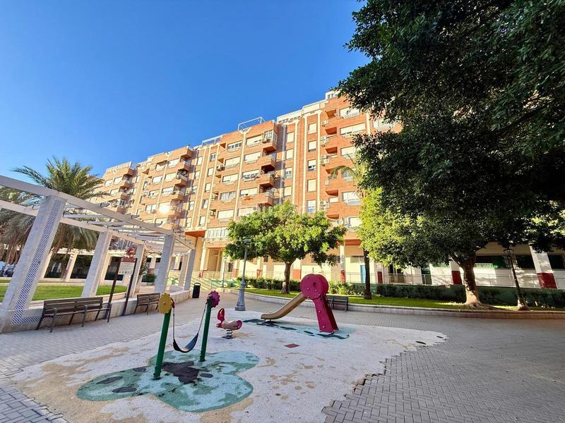 Foto 82e63b9a-9d51-42a3-8d5c-3b60bd9047e2. Etagenwohnung in Nueva Andalucía Almería