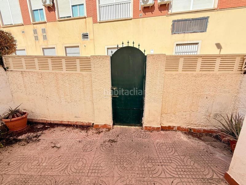 Foto 11f2a51c-2d53-495a-a625-f25962ec4f12. Maison jumelée avec parking dans El Puerto Roquetas de Mar