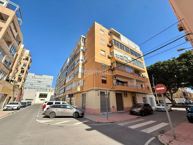 Foto 1c8aa975-e425-499e-bba5-06503fd012d6. Etagenwohnung mit heizung in San Luis Almería