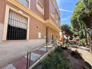 Flat  Pasaje lourdes del polvorin. Acogedor piso seminuevo en aguadulce, almería  ideal para invers
