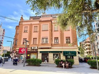 Business premise  Plaza santa rita. Se vende local comercial con 72 m2 en zona altamira almeria