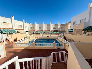 Casa adossada a Retamar. Triplex en venta en el toyo