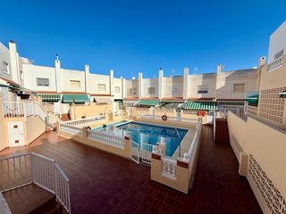 Casa adossada a Retamar. Triplex en venta en el toyo