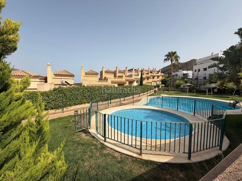 Foto 670109ff-7a72-432e-b5ea-26fc26b54715. Casa adossada amb aparcament piscina a La Envía Vícar