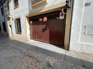 Aparcament cotxe a Sta. Marina - San Andrés - San Pablo - San Lorenzo. Cochera en el centro de córdoba