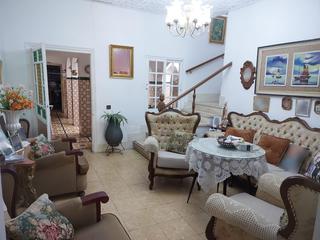 Maison à Alcolea. Magnifica casa en alcolea con patio, garaje y local comercial!!!