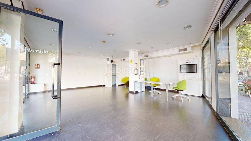 Foto 58fa1b6b-203b-4bd8-a36c-b44be2864b4c. Alquiler local comercial presentamos magnifico local haciendo esquina con avda. amogavares y avda. virgen de las angustias, con 70 metros utiles.. en Córdoba