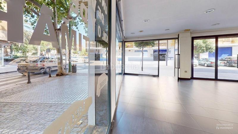 Foto 996020f7-a371-4181-a68a-e52abff7bafd. Alquiler local comercial presentamos magnifico local haciendo esquina con avda. amogavares y avda. virgen de las angustias, con 70 metros utiles.. en Córdoba