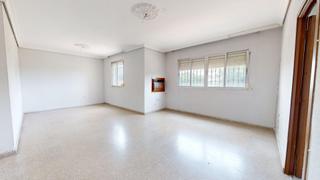 Pis a Fuensanta- Arcángel. Amplia vivienda compuesta por dos fincan tregitrales independien