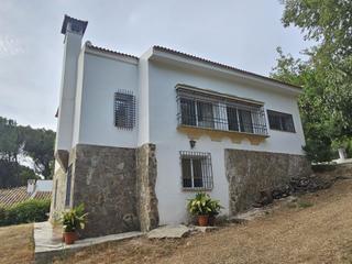 Chalet à Santa Maria de Trassierra. Sueñas con vivir en el campo? aquí además tienes cerca muchas co