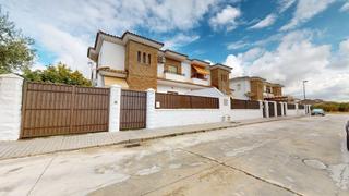 Casa aparellada en Carlota (La). Magnifico pareado en la carlota, a un precio increible con dos p