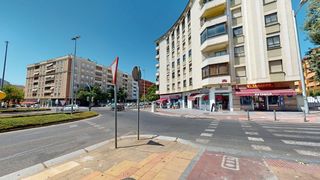 Pis a Ciudad Jardín - Zoco. Amplia vivienda de 4 dormitorios con terraza en avda. aeropuerto