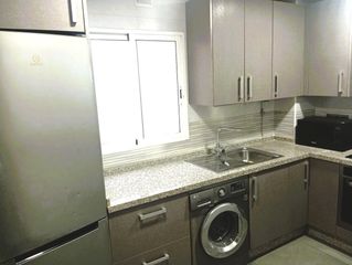 Rent Flat in Santa Rosa - Valdeolleros. Piso para estudiantes reformado a estrenar