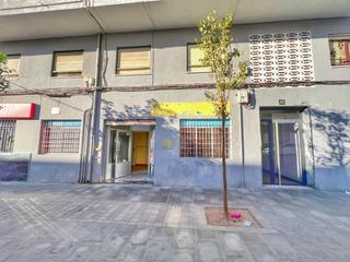 Local commercial en Plaza de Toros-Avenida Chap-Trinquete. Local comercial en elda, zona alfonso xiii