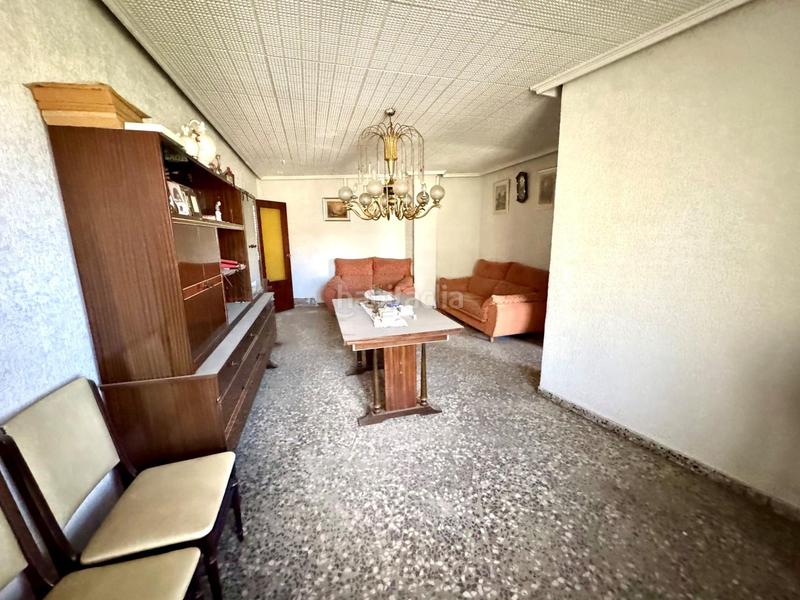 Foto f58c5312-e553-4b73-b95a-503722623e80. Edifici a Centro Elda