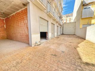 Lloguer Local Comercial en Centro. Amplio local comercial en contruccin, ideal para tu proximo neg