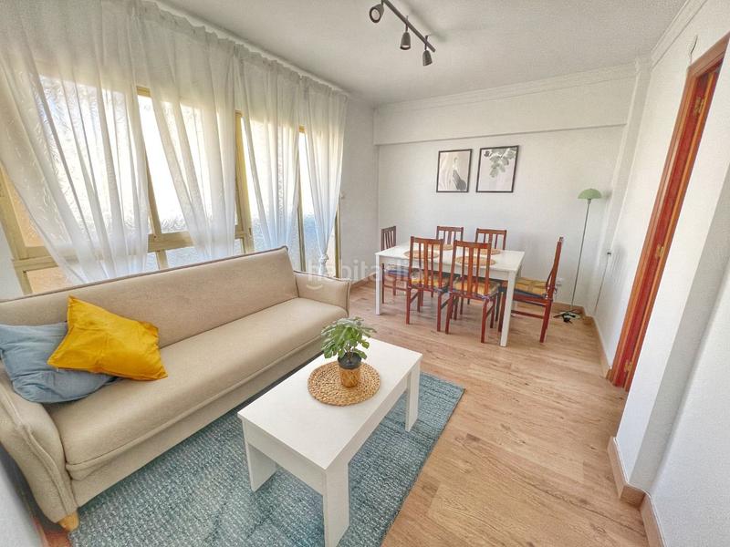 Foto 0b854cd5-fd56-4748-a245-1c2eeea71e4e. Affitto appartamento in Las Trescientas-San Francisco-Ciudad Vergel Elda