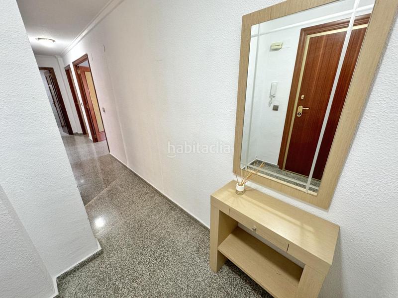 Foto 5561e5b5-c728-44f8-a06c-a5be0ffbde72. Rent flat with parking in Petrer