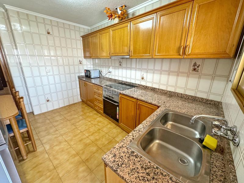 Foto de7f9bc3-1dbf-42c1-be65-10bb633e2dde. Rent flat with parking in Petrer