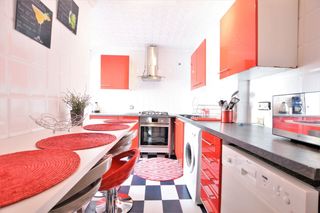 Pis a Plaza de Toros-Avenida Chapí-Trinquete. Piso 4º sin ascensor en elda, zona la ficia