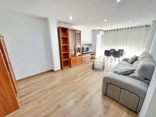 Miete Etagenwohnung in Fraternidad. Piso con ascensor en elda, zona acacias